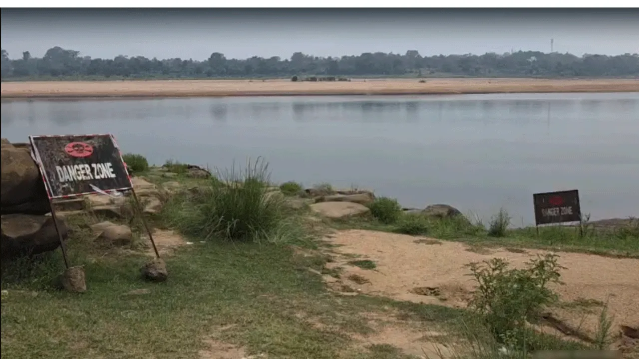 দামোদরে তলিয়ে মৃত্যু তিন স্কুলছাত্রের
