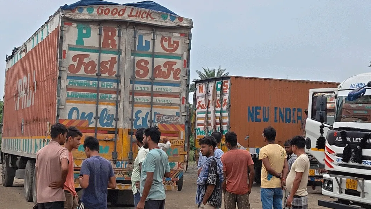 রামপুর এমভিআই দপ্তরে ফের ‘ডান্ডা ট্যাক্স’ ও তোলাবাজির অভিযোগ