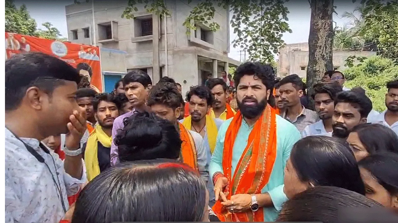 জলসংকট নিরসনের আশ্বাসে বিধায়কের দ্বারস্থ বারাবনির মহিলারা​