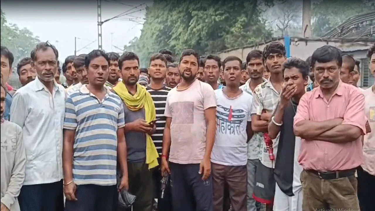 তৃণমূলের কোর কমিটির মদতে বহিরাগতদের নিয়োগের অভিযোগ, বিক্ষোভ বঞ্চিত শ্রমিকদের