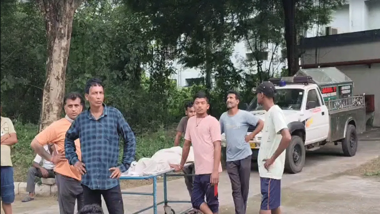 নার্সদের গাফিলতিতে মৃত্যু রোগীর অভিযোগ দুর্গাপুরে