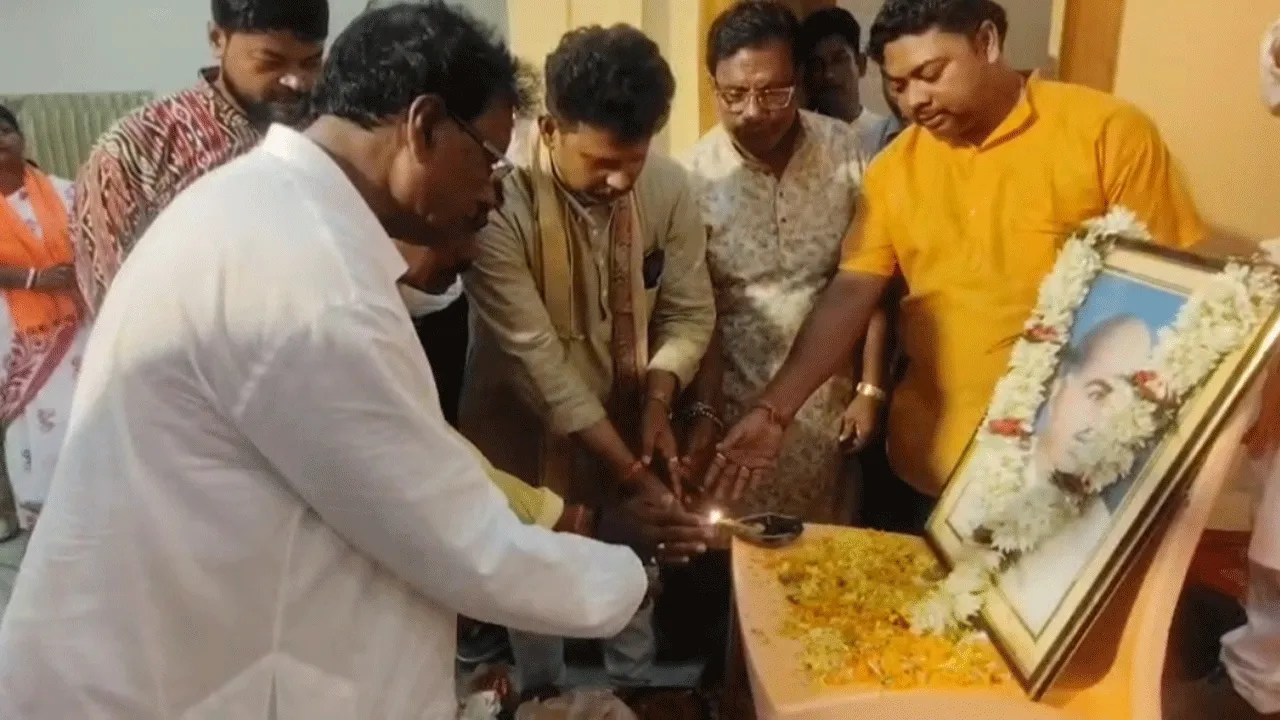 শ্যামাপ্রসাদ মুখোপাধ্যায়ের আত্মবলিদান দিবস পালন করল হাওড়া বিজেপি​