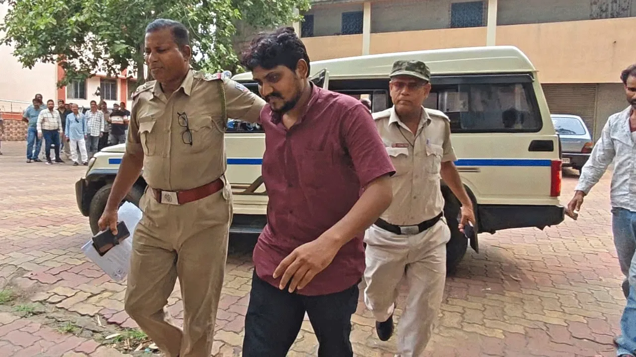 চাকরি দেওয়ার নাম করে প্রতারণার অভিযোগ, গ্রেফতার পঞ্চায়েতের উপপ্রধান