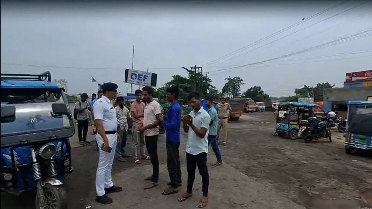 শহরে টোটোর বিরুদ্ধে ট্রাফিক অভিযান