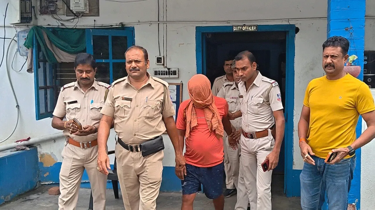 আগ্নেয়াস্ত্র-সহ ধৃত ঝাড়খণ্ডের যুবক, এলাকায় চাঞ্চল্য