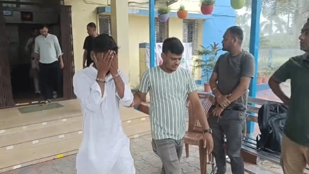 এসটিএফের অভিযানে জামুড়িয়া থেকে গ্রেফতার অবৈধ অস্ত্র ব্যবসায়ী