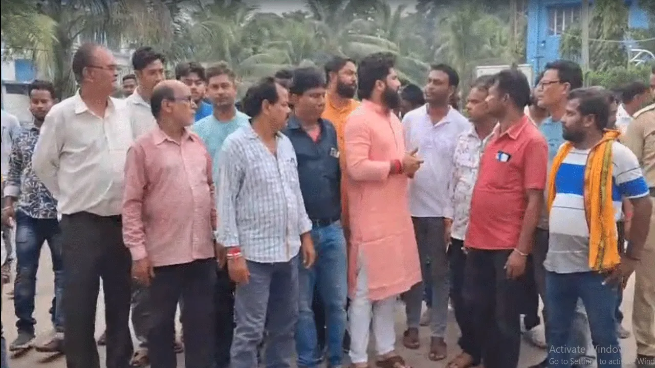চেয়ার খালি, বৈঠক ফাঁকা! বারাবনি পঞ্চায়েত সমিতিতে অচলাবস্থায় থমকে প্রশাসন