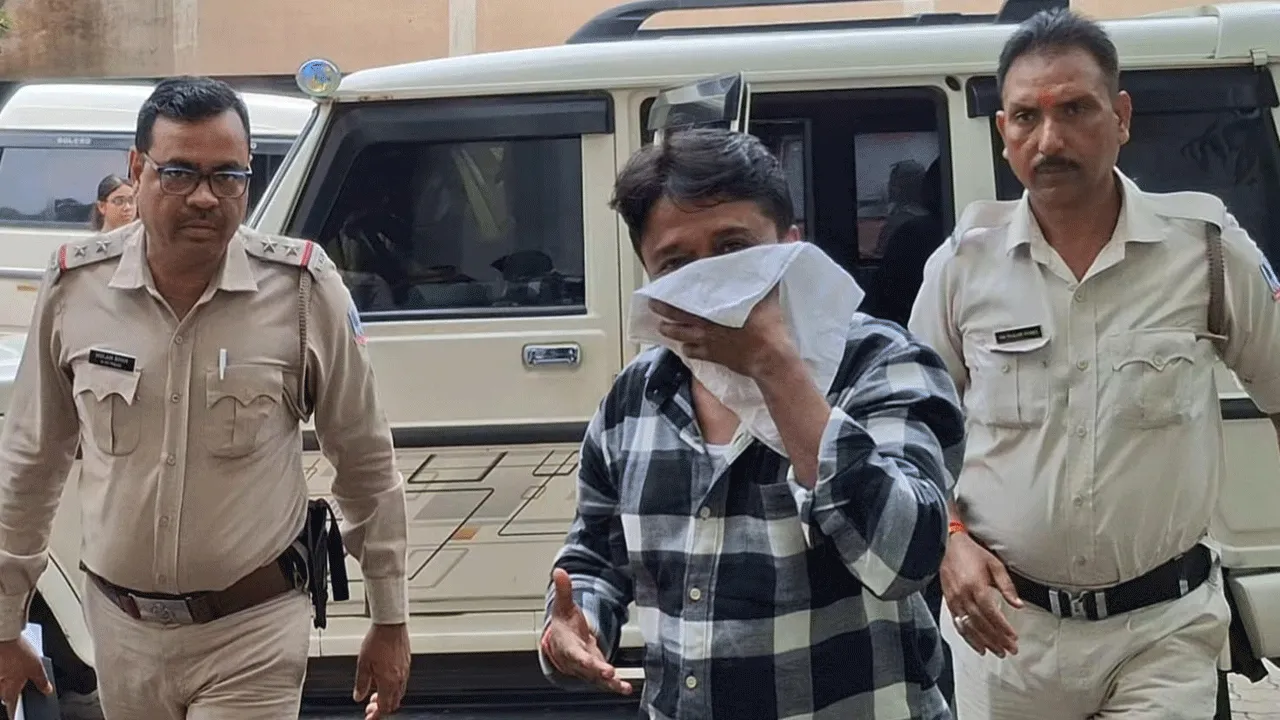 নিষিদ্ধের আঁধারে পাশাখেলা: দিশার অন্দরে অবশেষে প্রশাসনের থাবা