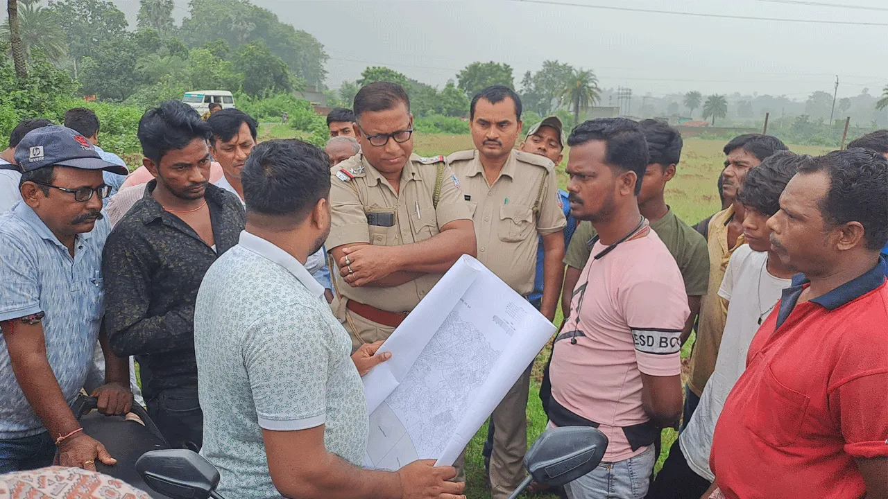 জেসিবির দাঁতে শৈশব! এক রাতেই ‘উন্নয়নের’ কোপে ৫০ বছরের খেলার মাঠ