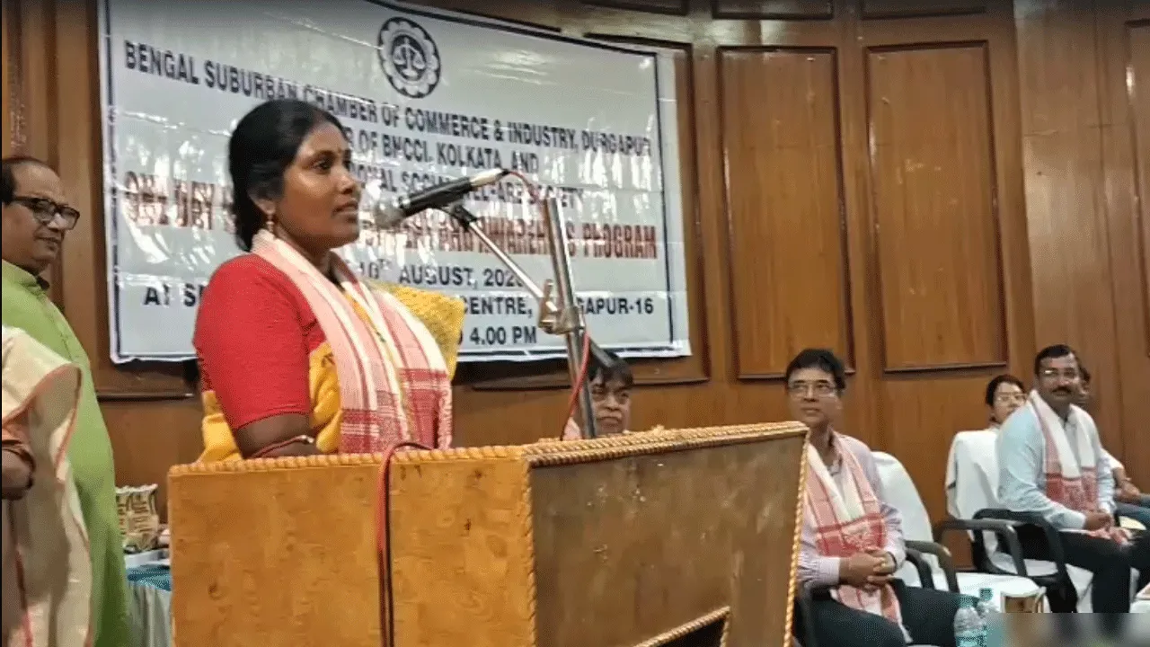 স্বনির্ভর গোষ্ঠীর মহিলাদের নিয়ে দুর্গাপুরে বিশেষ অনুষ্ঠান