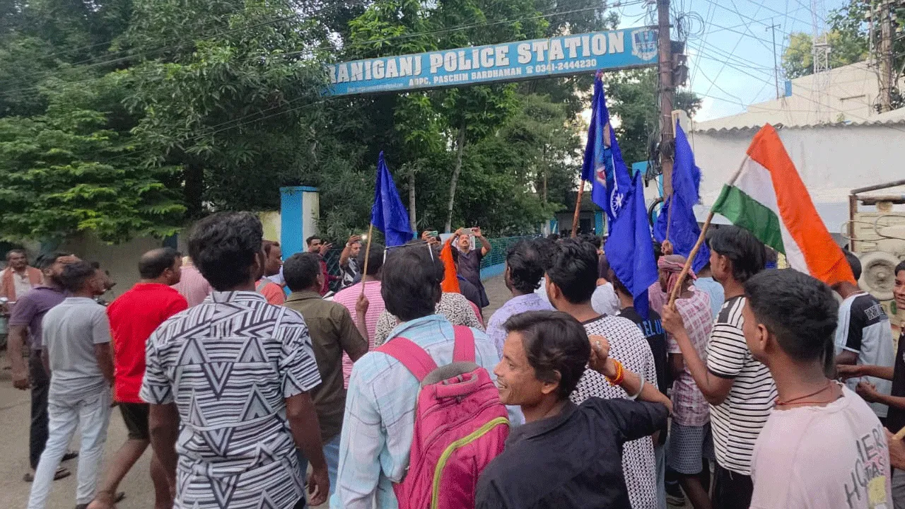 বাড়িতে ঢুকে নাবালিকাকে ধর্ষণের অভিযোগ, ধৃত যুবক, প্রতিবাদে বিক্ষোভ