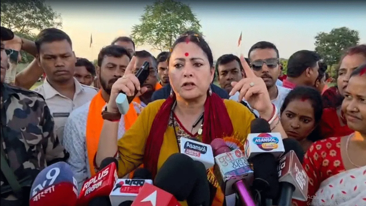 রাজনীতির অলিন্দে ফুটপাত দখল বনাম উন্নয়নের ডঙ্কা!