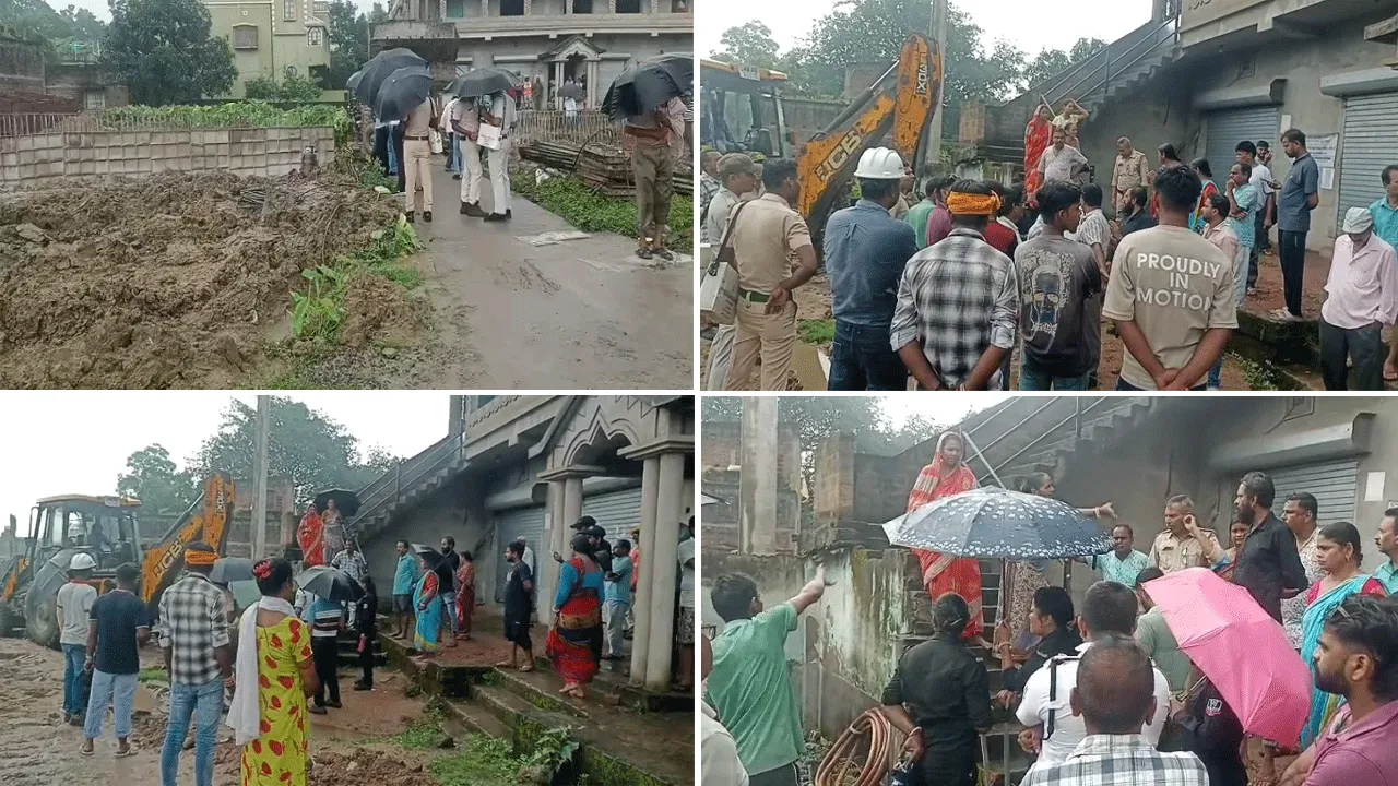 রেল সম্প্রসারণ:রানীগঞ্জে বুলডোজার চালিয়ে ভাঙা হল বাড়ি
