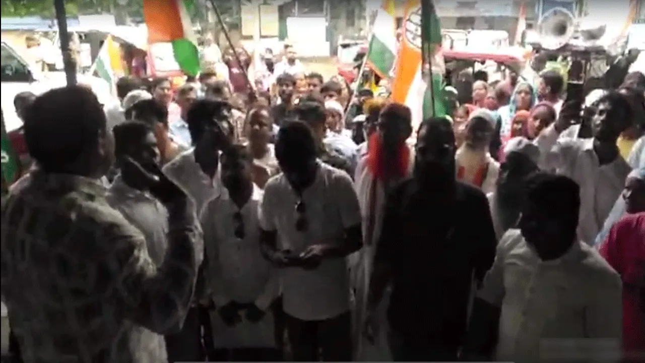 ভোটার তালিকা থেকে বাদ নাম দ্রুত অন্তর্ভুক্তির দাবিতে কংগ্রেসের বিক্ষোভ