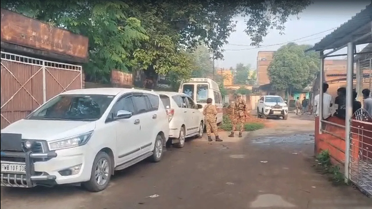 অন্ডালে কংগ্রেস নেতা তথা ব্যবসায়ীর বাড়িতে ইডির হানা, খনি অঞ্চলে তীব্র চাঞ্চল্য