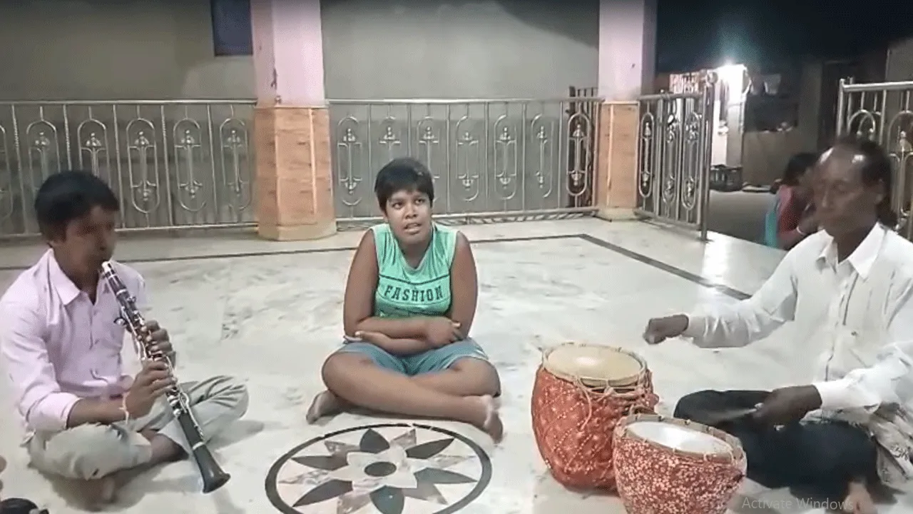 ডিজিটাল সাউন্ডের যুগেও ব্যতিক্রম: নহবতের সাবেকি সুরে আজও গৌরবাজারে মায়ের আগমন বার্তা