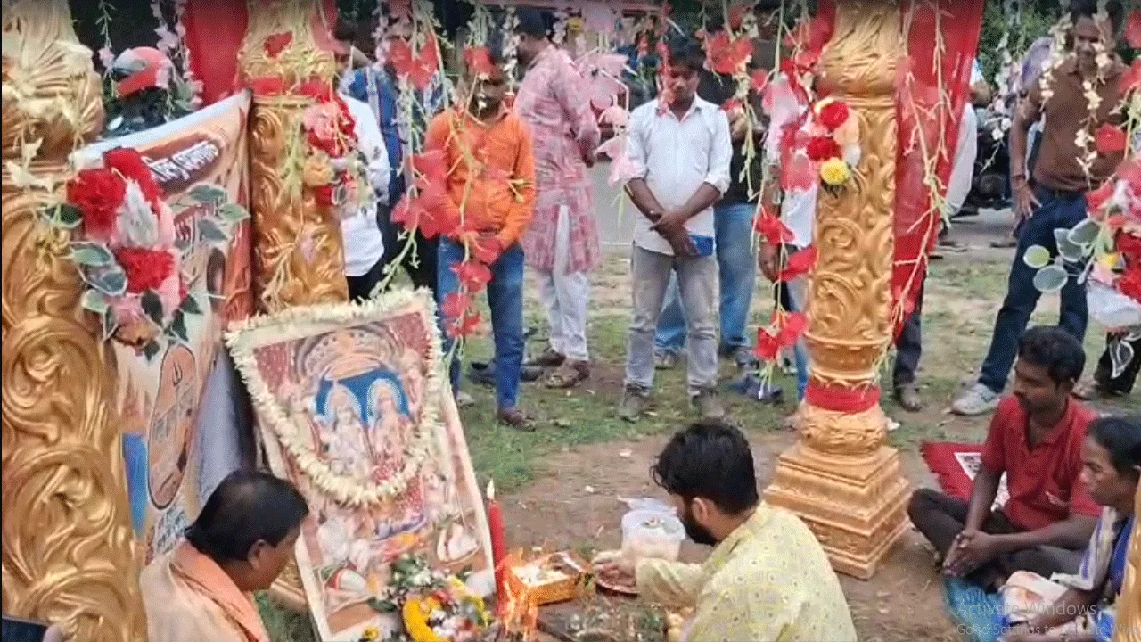 প্রতারণার শিকার হয়ে ফের হিন্দু ধর্মে ফিরলেন দুর্গাপুরের পুষ্পা বাউরী