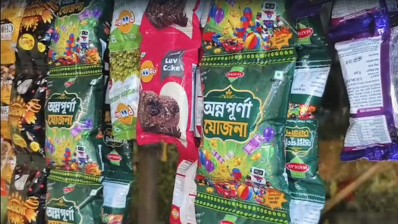 মাত্র ৫ টাকাতেই ‘অন্নপূর্ণা যোজনা' দুর্গাপুরের পুজো মণ্ডপে
