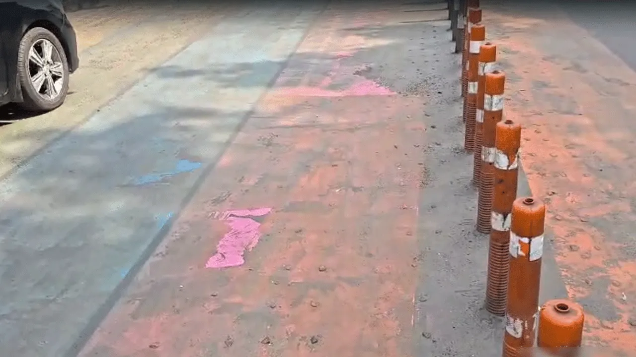 চিংড়িহাটার উড়ালপুলে বাইক দুর্ঘটনার জের! আসানসোলে তোলা হলো রাস্তার রঙের প্রলেপ