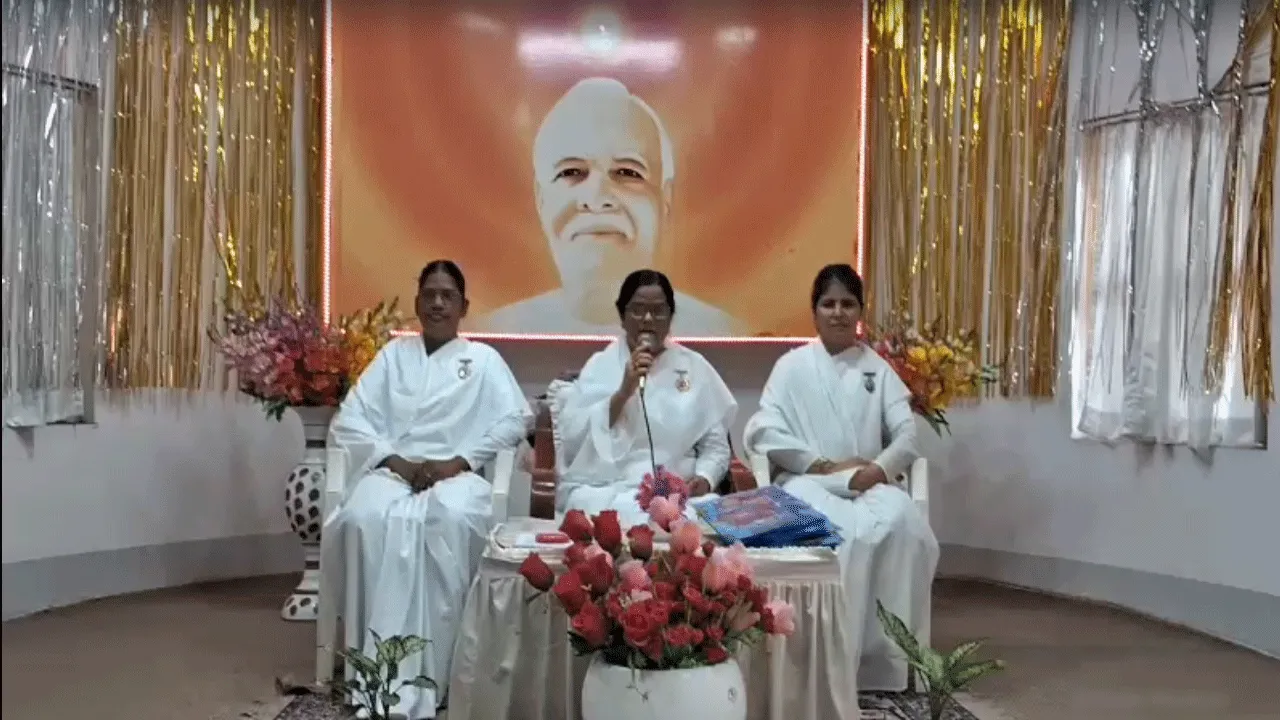 নারীসুরক্ষার বার্তা! দুর্গাপুরে নজর কাড়ছে ব্রহ্মকুমারীদের দ্বাদশ বর্ষের ‘জীবন্ত দুর্গা’ প্রদর্শনী