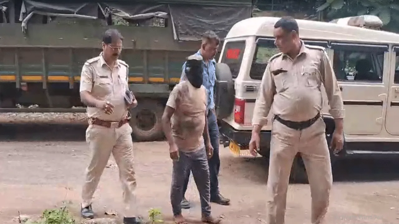 দুর্গাপুরে নাবালিকাকে আটকে রেখে অপকর্ম, গ্রেফতার ৭৪ বছরের প্রৌঢ়