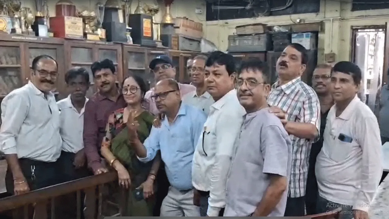 হাইকোর্টের নির্দেশের পরেও অনড় আইনজীবীরা, পরিকাঠামোর দাবিতে দুর্গাপুর আদালতে কর্মবিরতি জারি