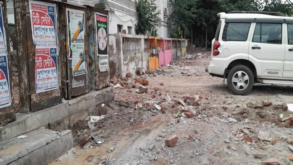 ভাঙা গড়ার খেলা/৩…..সকালে ‘হ্যাঁ’, রাতেই ‘না’ঃ ধন্দে কি আড্ডাই ?