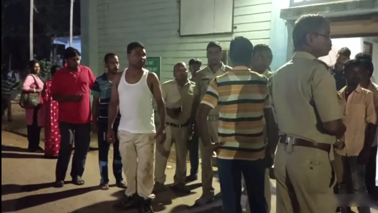 এবার বুনো হাতির হামলায় জখম দুই পুলিশ কর্মী