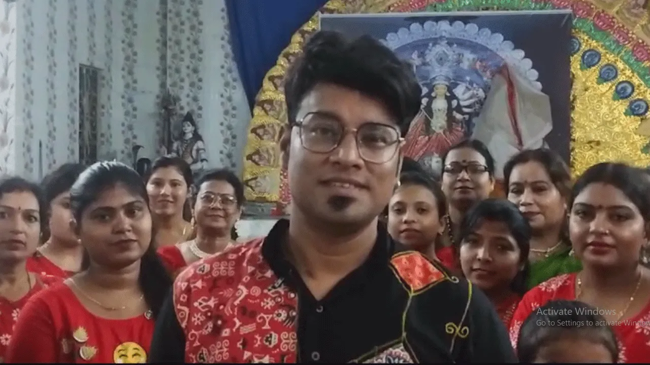 বাঁকুড়ার অনির্বাণ একসঙ্গে নাচ শেখাচ্ছেন তিন প্রজন্মকে
