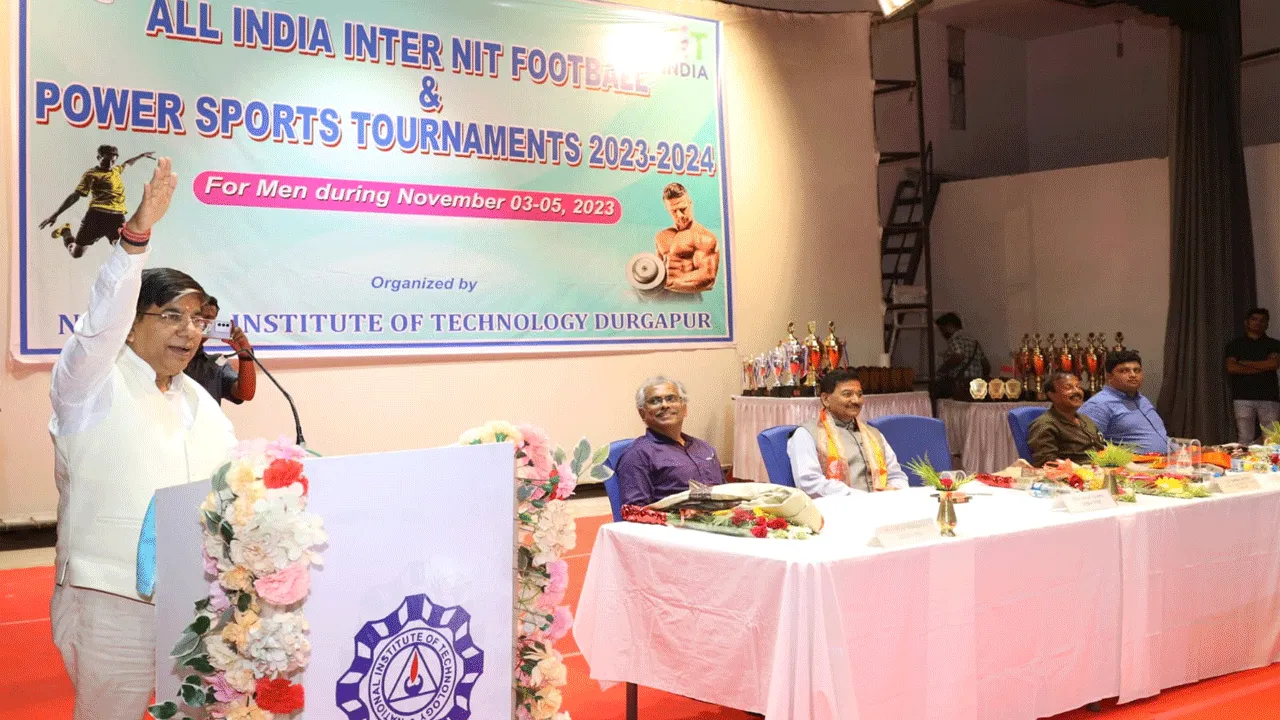 দুর্গাপুরে অল ইন্ডিয়া ইন্টার এনআইটি ফুটবল ও পাওয়ার স্পোর্টস টুর্নামেন্ট সমাপ্তি অনুষ্ঠান