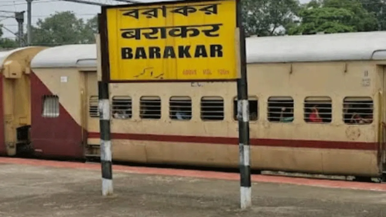 তৎকাল টিকিটের কালোবাজারির অভিযোগে ধৃত রেল কর্মী