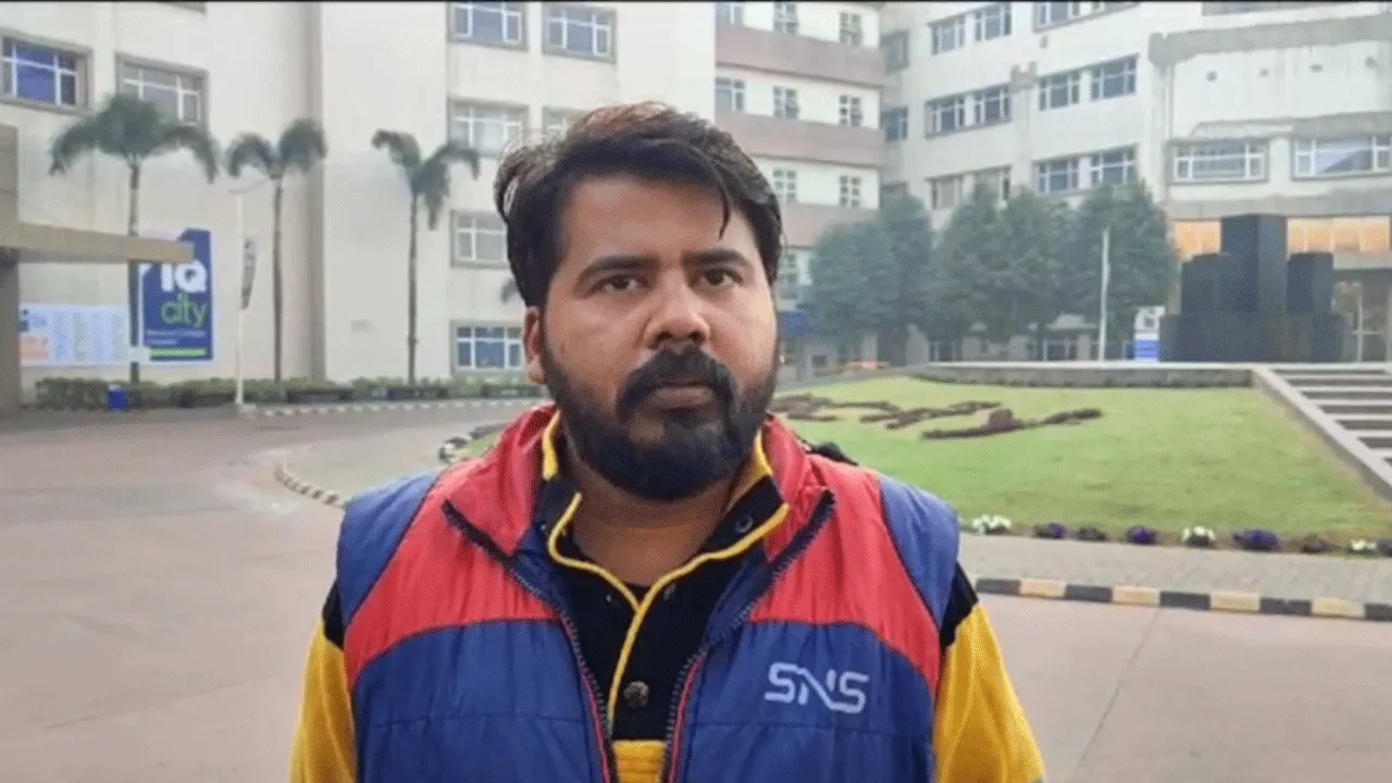 দুর্গাপুরে মিষ্টির দোকানে অসুস্থ হয়ে মৃত্যু ২ কর্মীর, আশঙ্কাজনক ৬