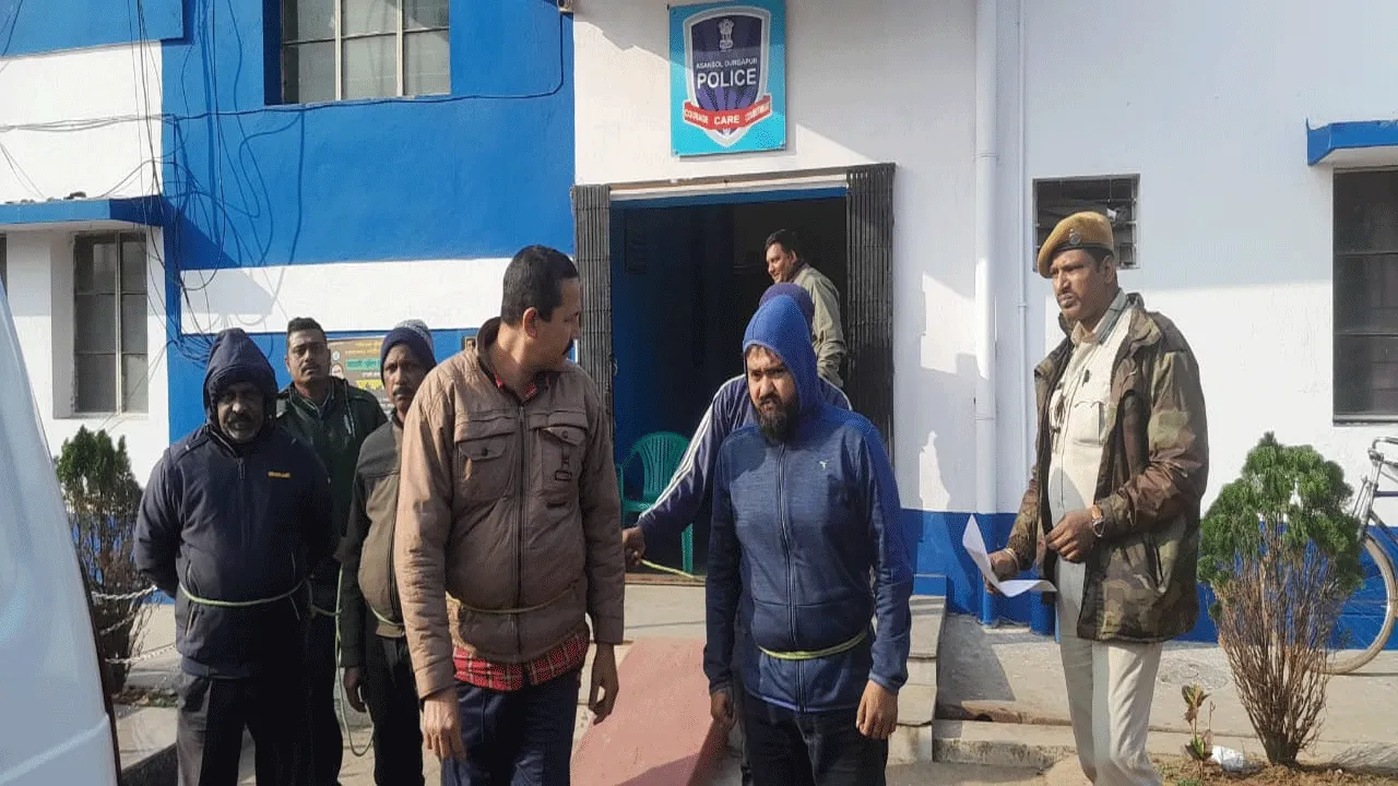 শেয়ার মার্কেটে লাভের প্রলোভনে লগ্নির টাকা প্রতারনার অভিযোগে