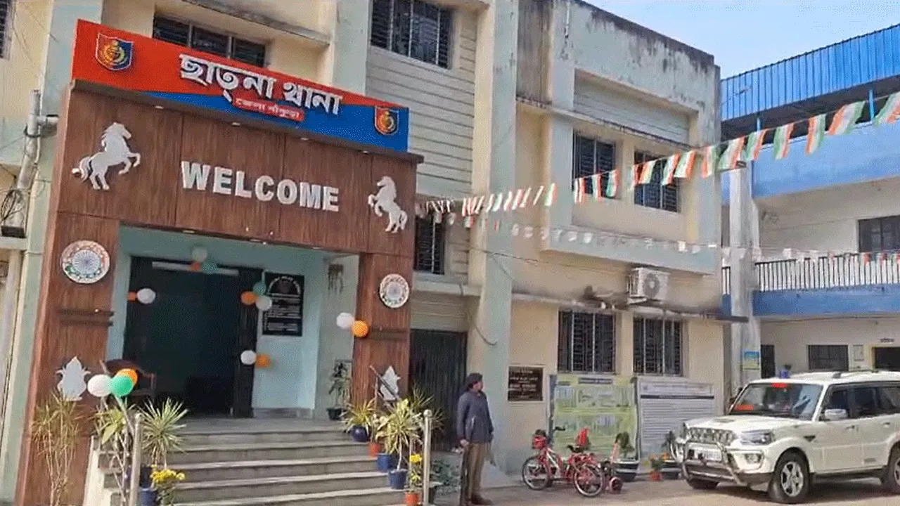 পুলিশ কর্মীর ঝুলন্ত মৃতদেহ উদ্ধারে