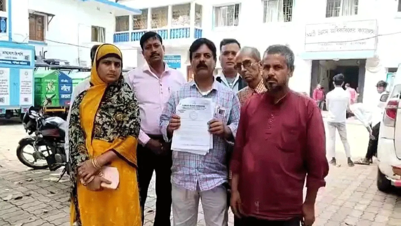 বেসরকারি কারখানার বিরুদ্ধে এলাকায় দুর্গন্ধ ছড়ানোর অভিযোগ