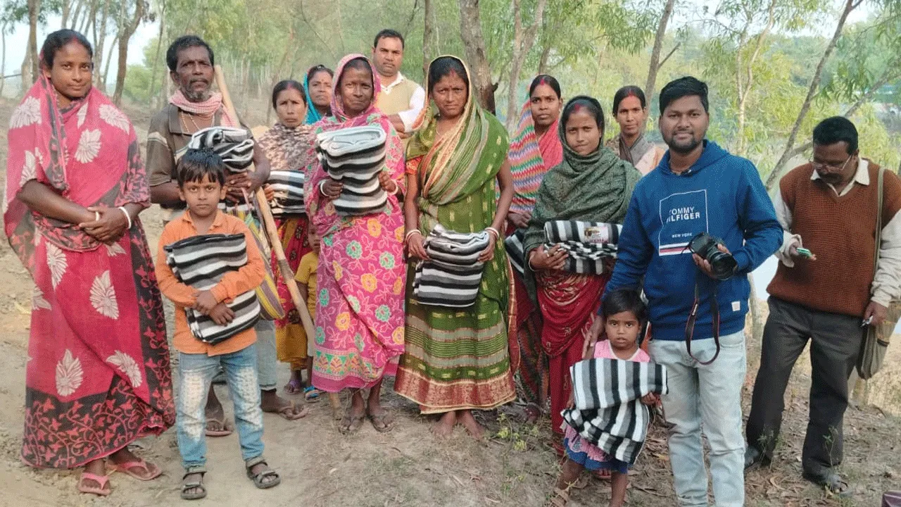 ২০০ মানুষকে শীতবস্ত্র প্রদান জোনাকির