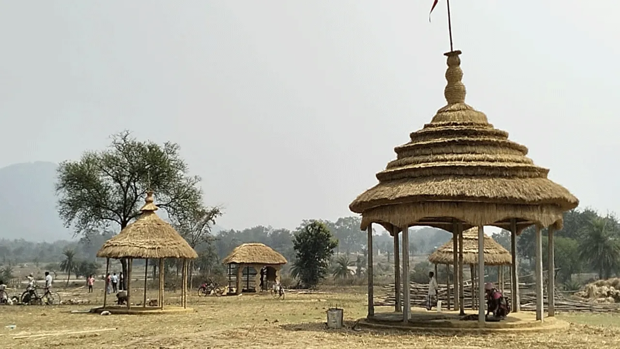 শুশুনিয়া পাহাড়ে নবকুঞ্জ মেলার শেষ মুহূর্তের প্রস্তুতি