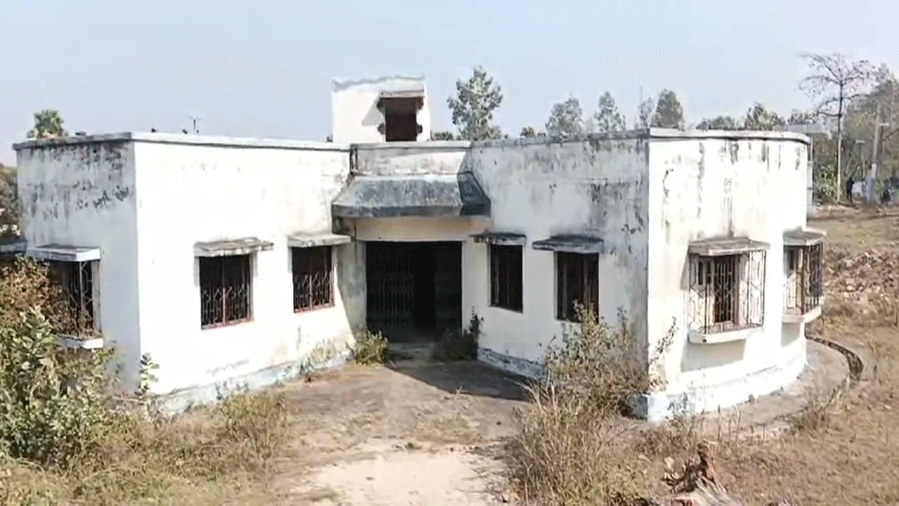 সরকারি পর্যটন কেন্দ্র শুশুনিয়ার সুদৃশ্য কটেজে দুস্কৃতিদের আখড়া