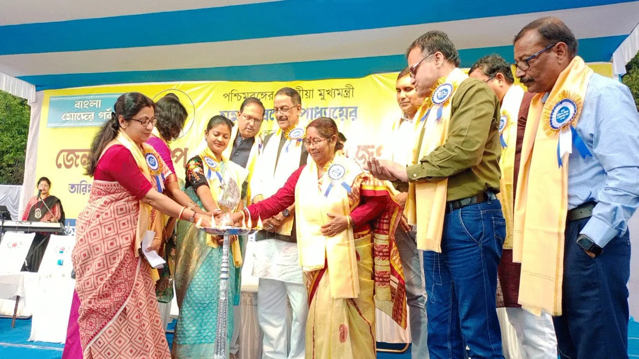 হস্তশিল্প, তাঁতবস্ত্র ও স্বরোজগার মেলার উদ্বোধন করলেন মন্ত্রী মলয় ঘটক