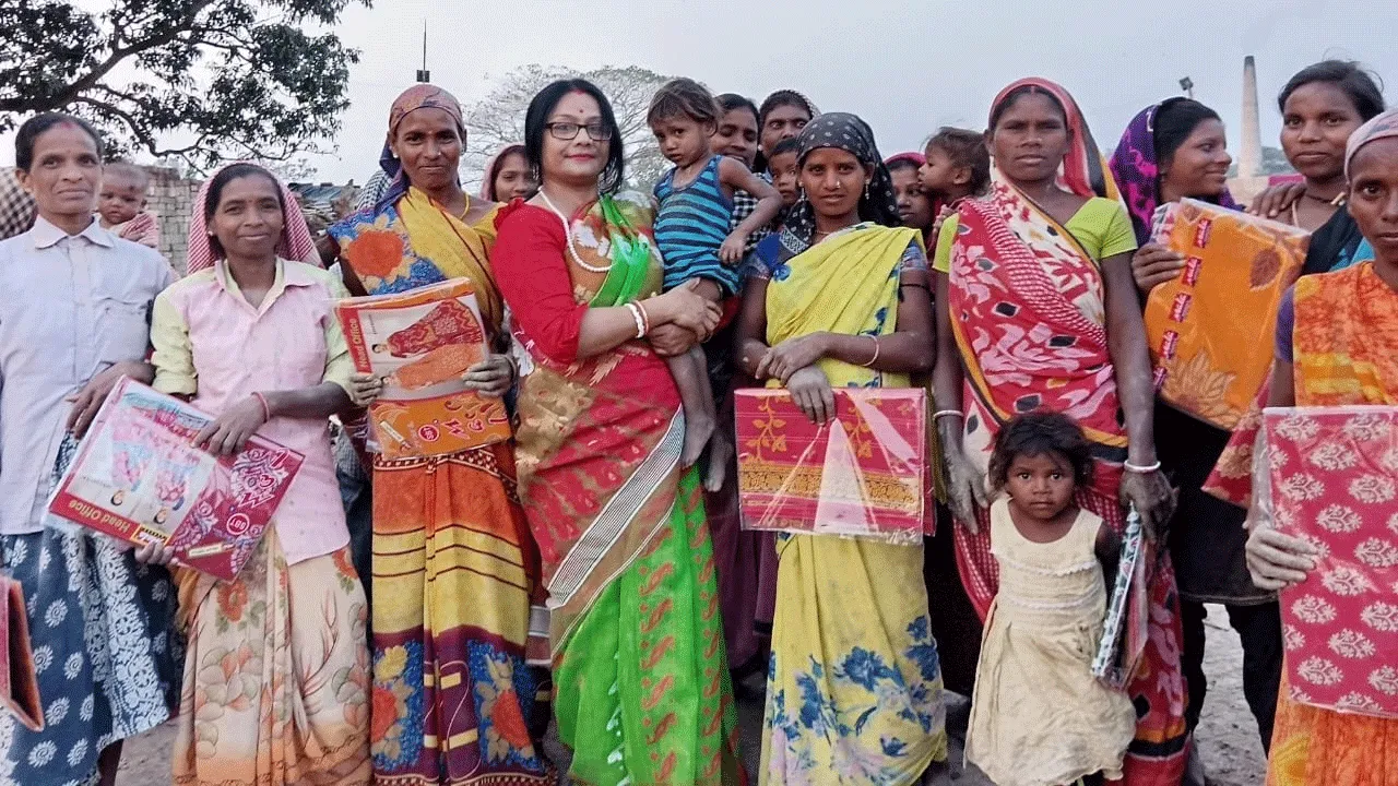 অসহায়দের পাশে নদীয়ার সমাজকর্মী