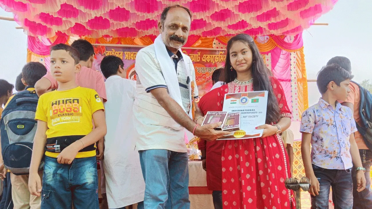 বাঁকুড়ায় আর্ট একাডেমির বাৎসরিক অনুষ্ঠান