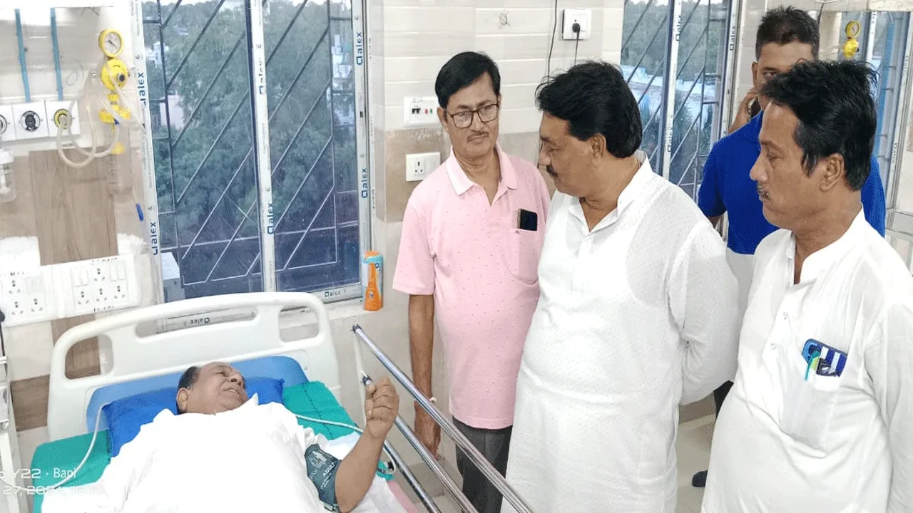গুরুতর অসুস্থ বিধায়ক বর্ধমান হাসপাতালে ভর্তি