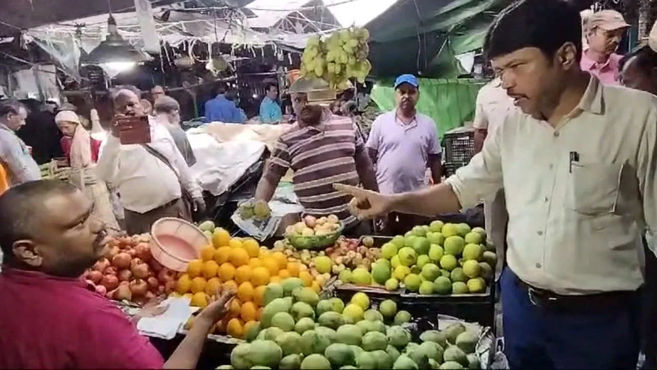 আসানসোলের একাধিক বাজারে অভিযান