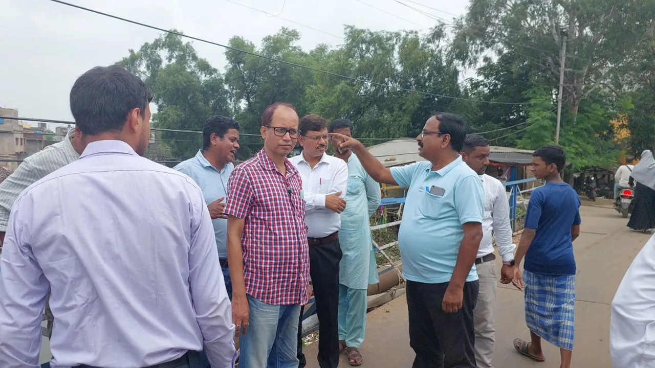 গাড়ুই নদী সংস্কারে কড়া পদক্ষেপ?