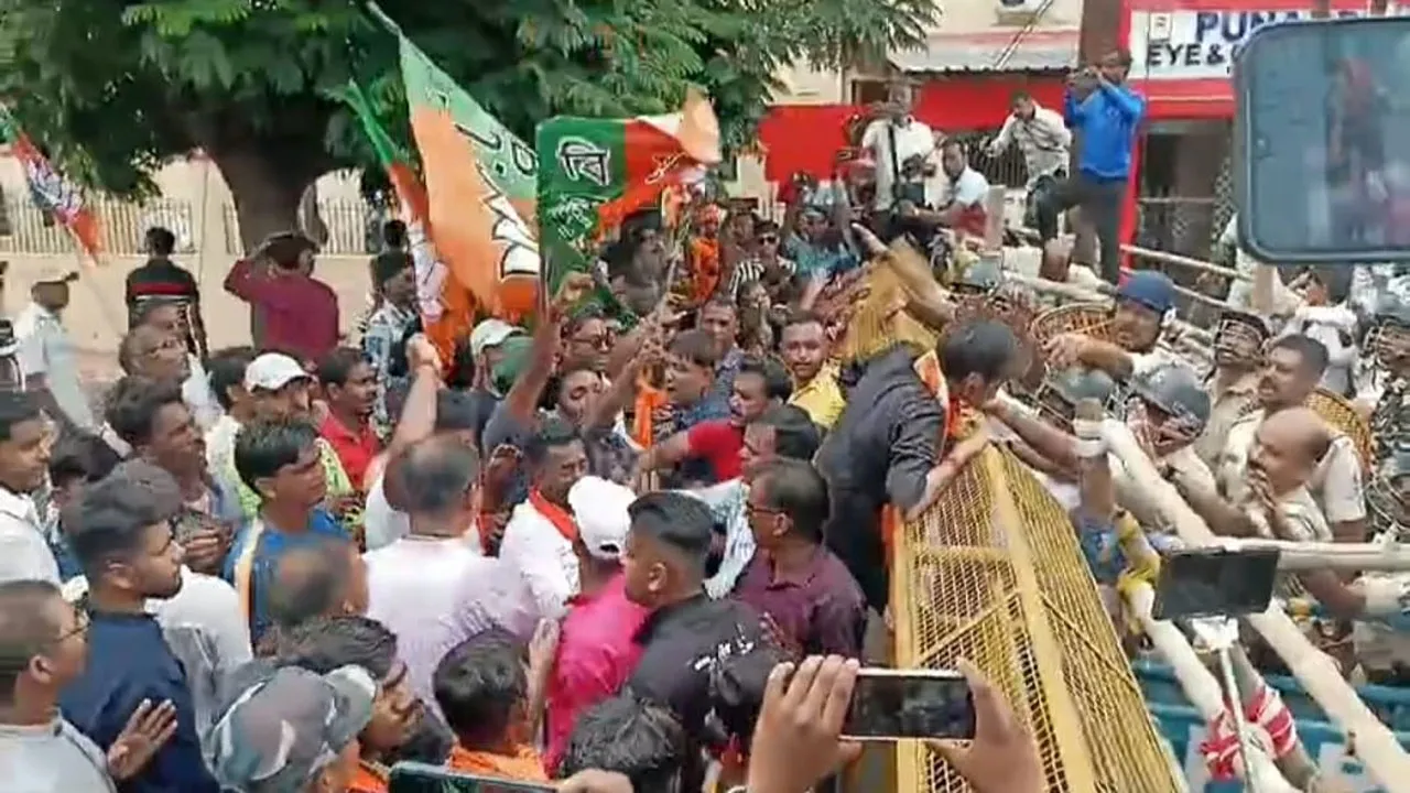 আসানসোলে বিজেপির জেলাশাসক কার্যালয় অভিযান ঘিরে ধুন্ধুমার