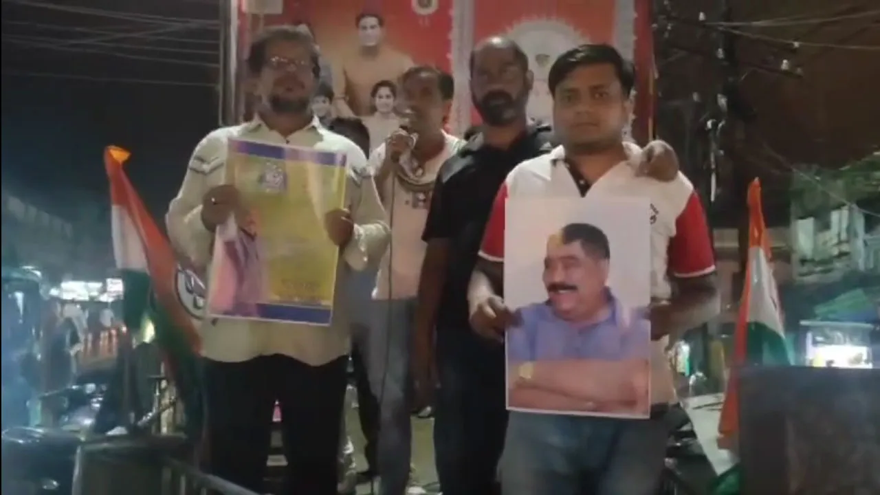 নকুলদানা বিতরণ করে অনুব্রত মণ্ডলের বাড়ি ফেরা উদযাপন