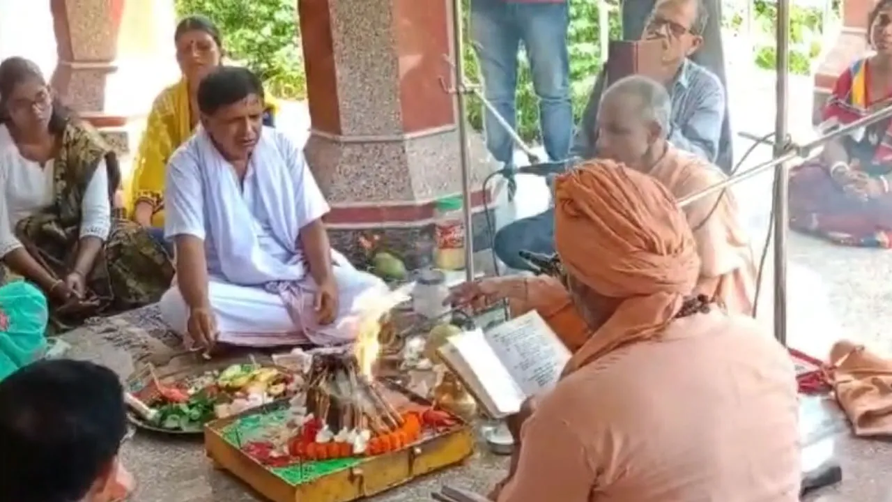 আরজি করের মৃত তরুণী চিকিৎকের আত্মার শান্তি কামনায় ভারত সেবাশ্রম