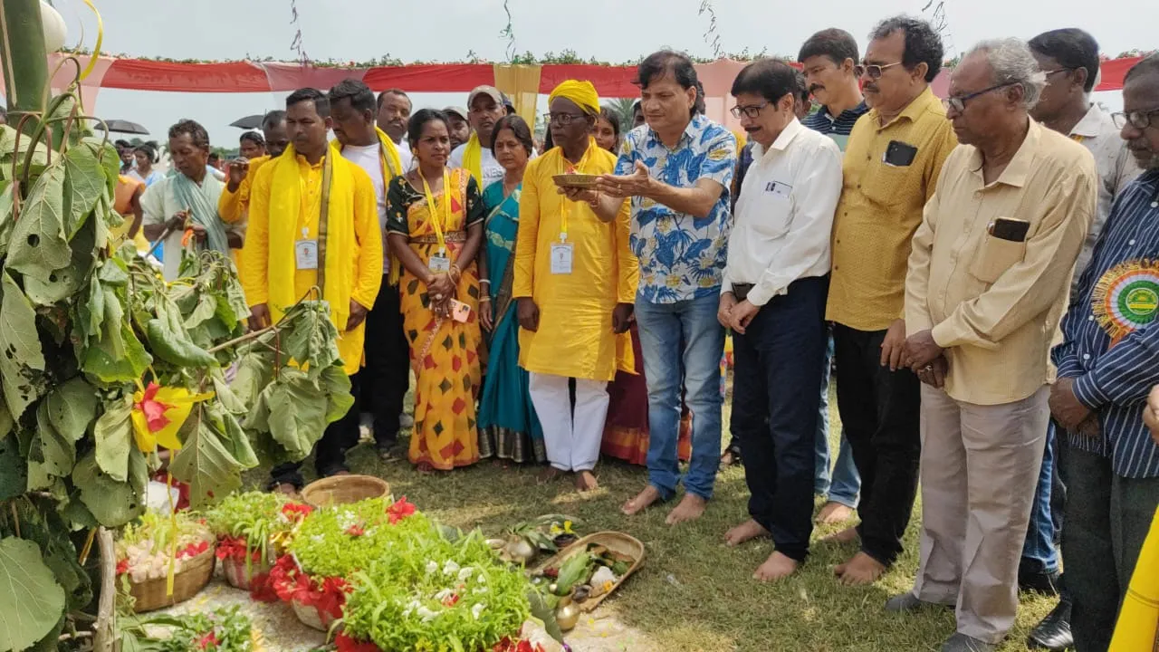 আদিবাসী সমাজের কর্মা উৎসবের শুভ সূচনা