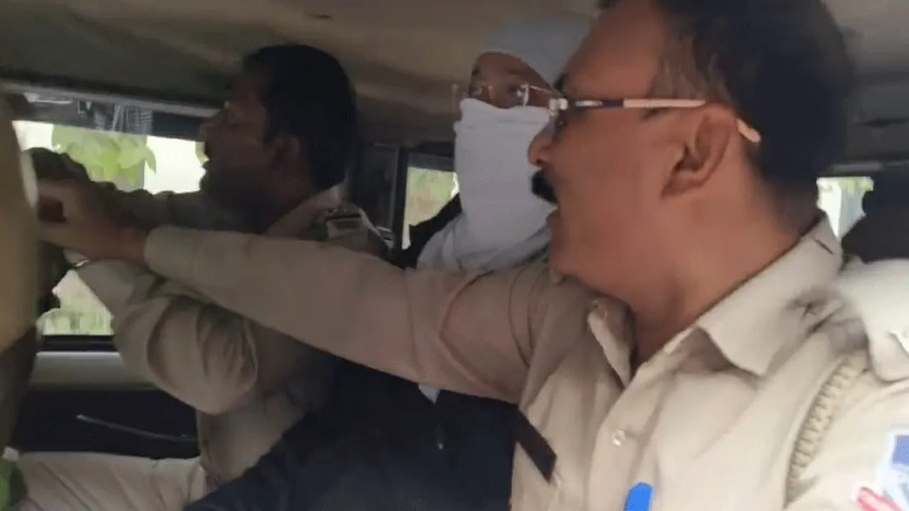 এক ছাত্রীকে যৌন নির্যাতনের অভিযোগে গ্রেফতার বিশিষ্ট চিকিৎসক