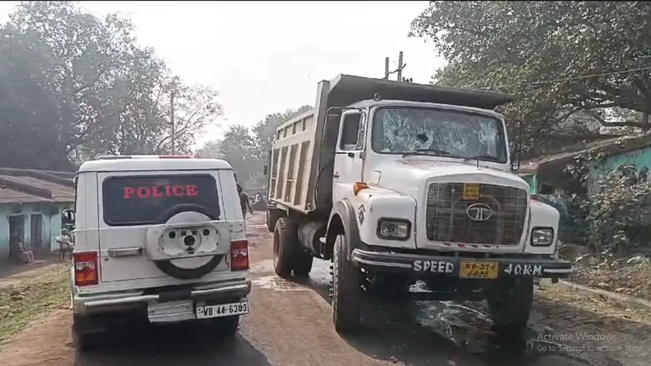 ইসিএলের বালি ডাম্পারের ধাক্কায় প্রাণ গেল মহিলার, চলল ভাঙচুর